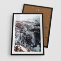 Plakat w ramie 50x70 - Góry w Białym Uroku: Zimowa Sceneria - górski krajobraz, zima - rama czarna