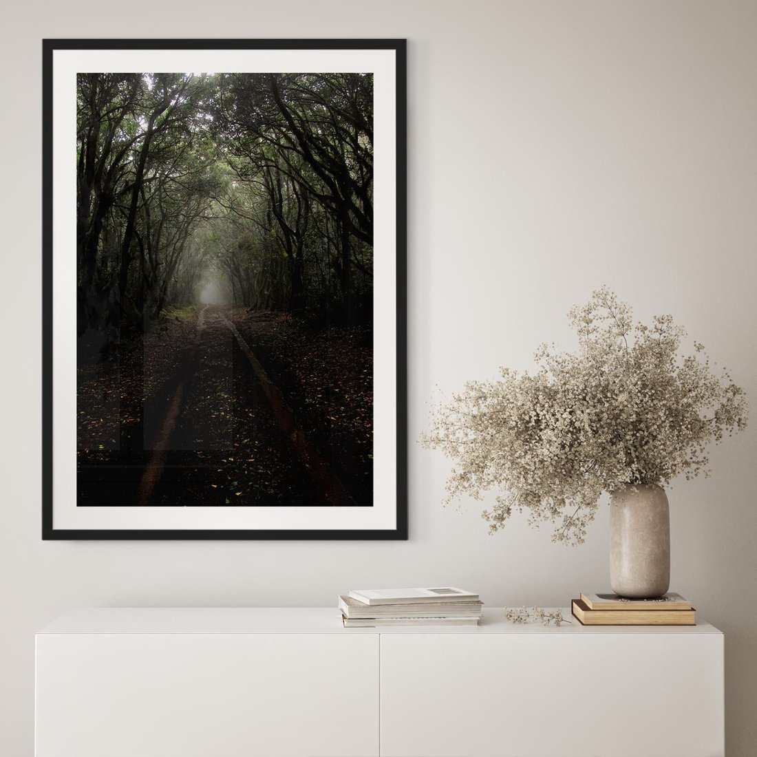 Plakat w ramie 50x70 - Urok Drogi - las, droga - rama czarna
