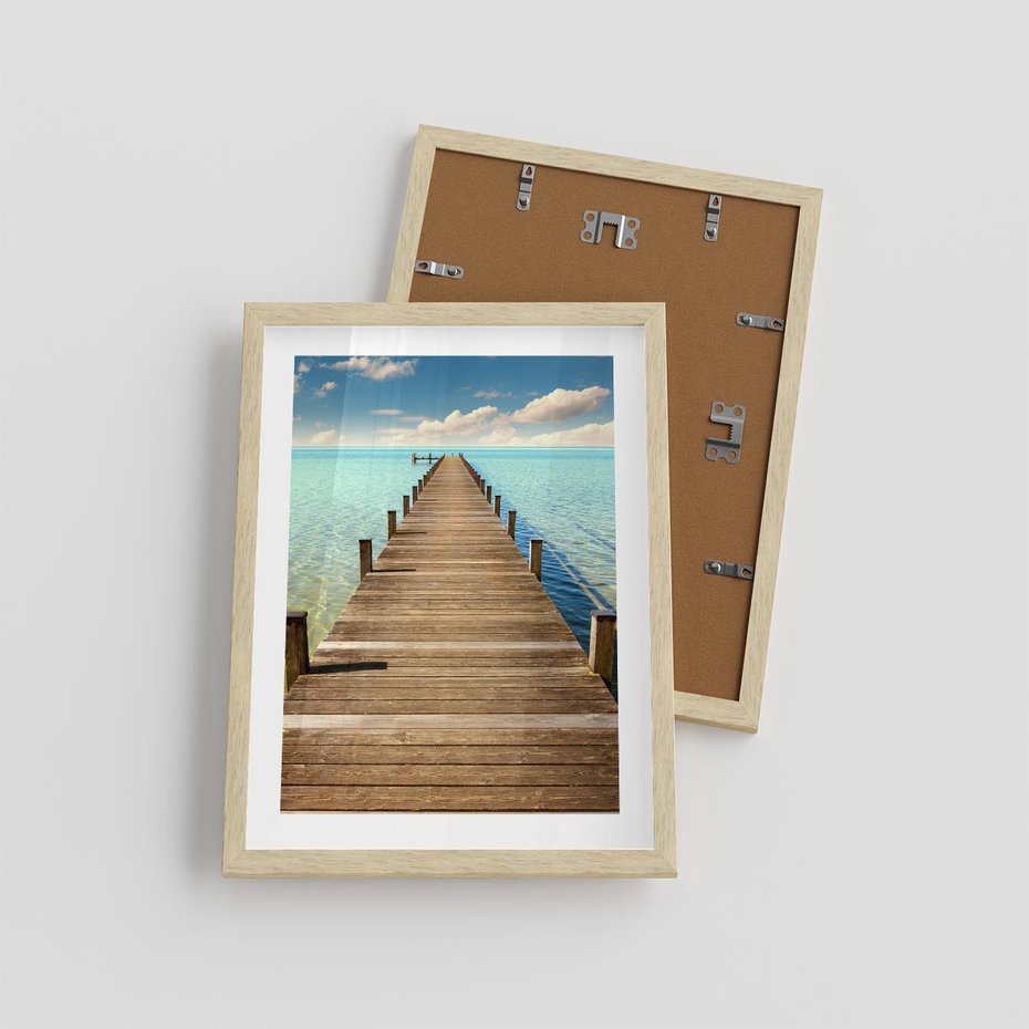 Plakat w ramie 30x40 - Pomost nad morską przestrzenią - pomost, morze - rama drewno
