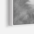 Obraz w ramie 50x50 - Szare Góry - zamglony krajobraz, las - rama biała