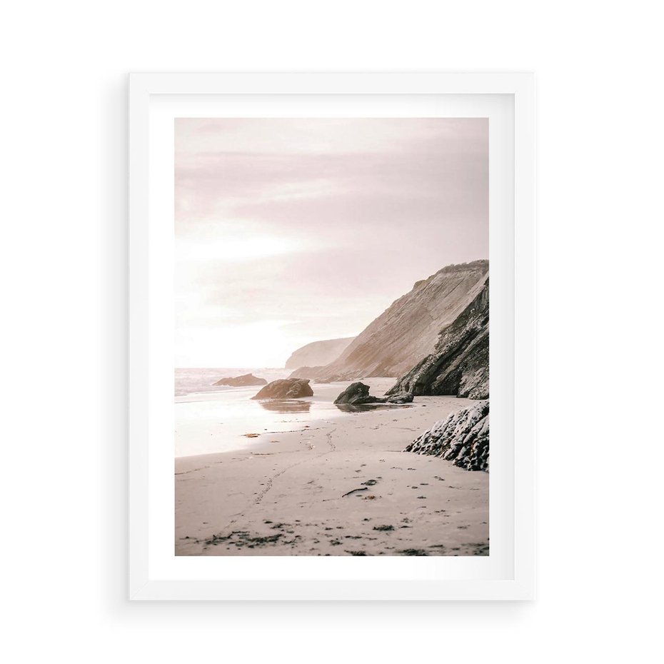 Plakat w ramie 50x70 - Przybrzeżna Piękność - klify, skały nad morzem - rama biała