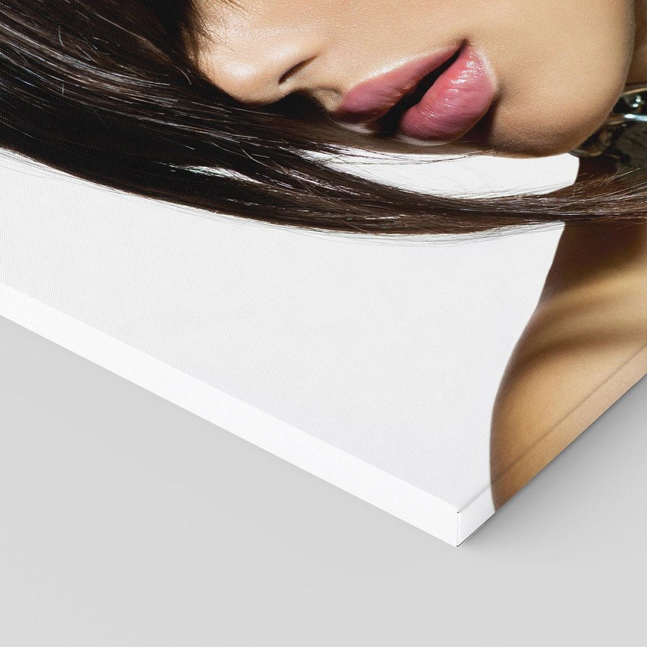 Obraz na płótnie 80x80 - Kobieca Fryzura w Ruchu - fryzura, kobieta