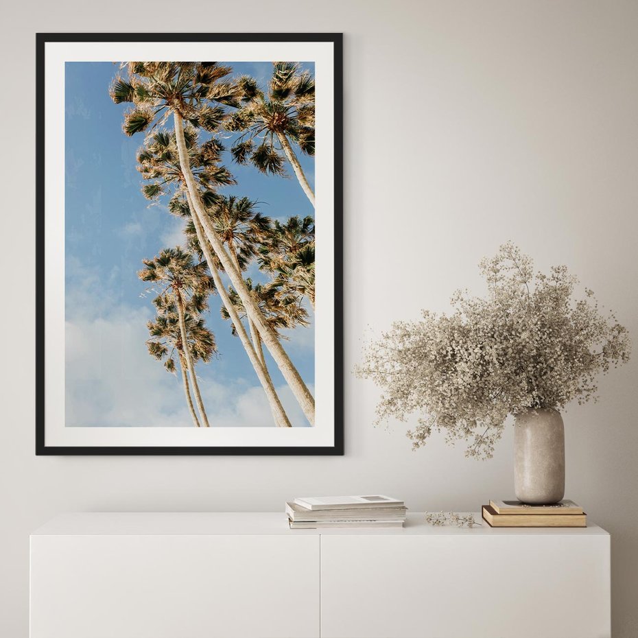 Plakat w ramie 50x70 - Pod Niebem Palmy - palmy na niebieskim niebie - rama czarna