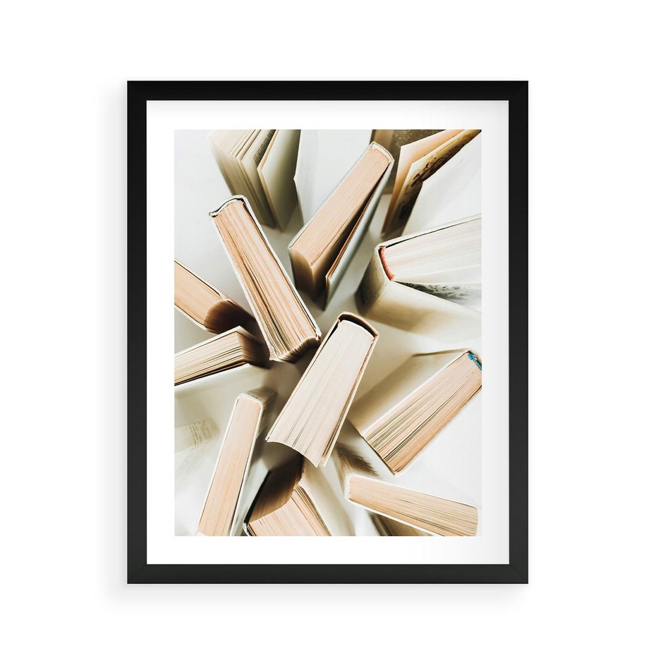 Plakat w ramie 40x50 - Odcienie Wiedzy - książki, ujęcie z góry - rama czarna