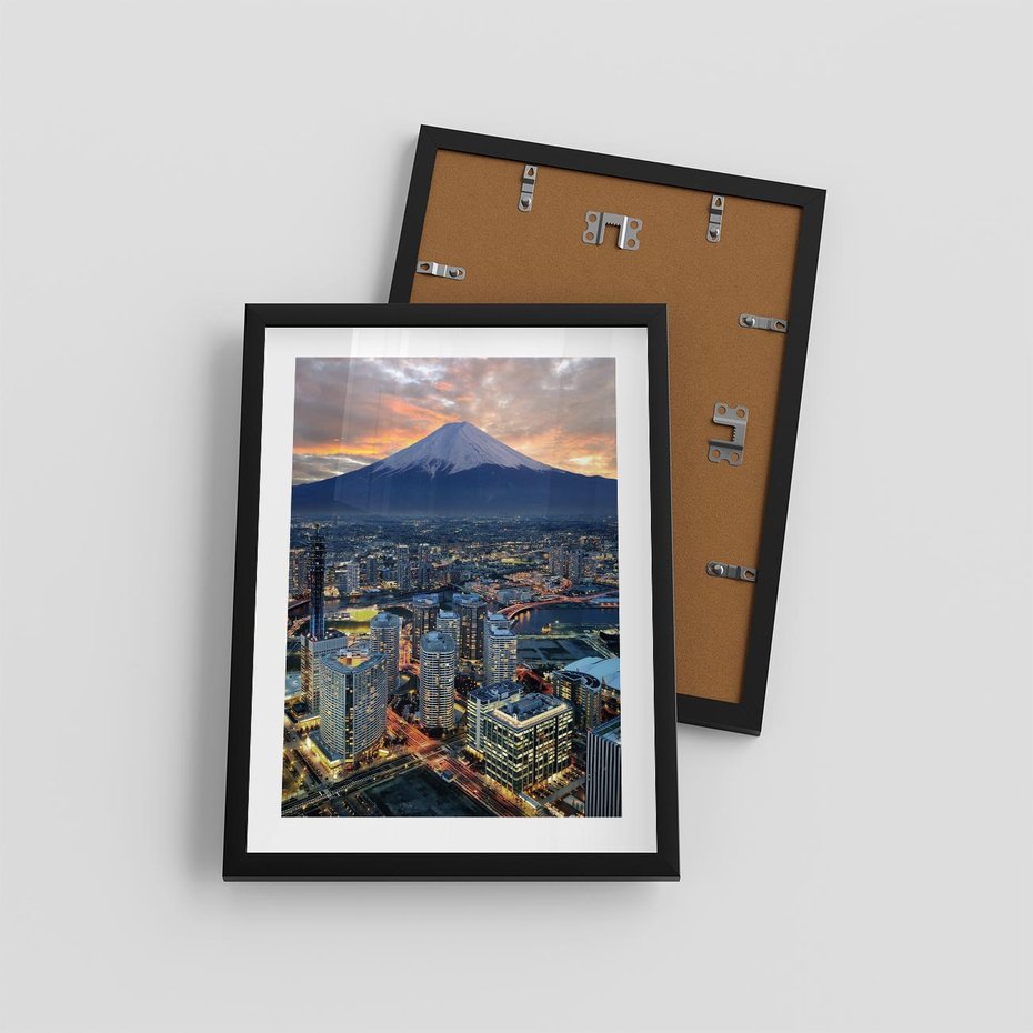 Plakat w ramie 30x40 - Miasto na Górnym Horyzoncie - miasto, góry - rama czarna