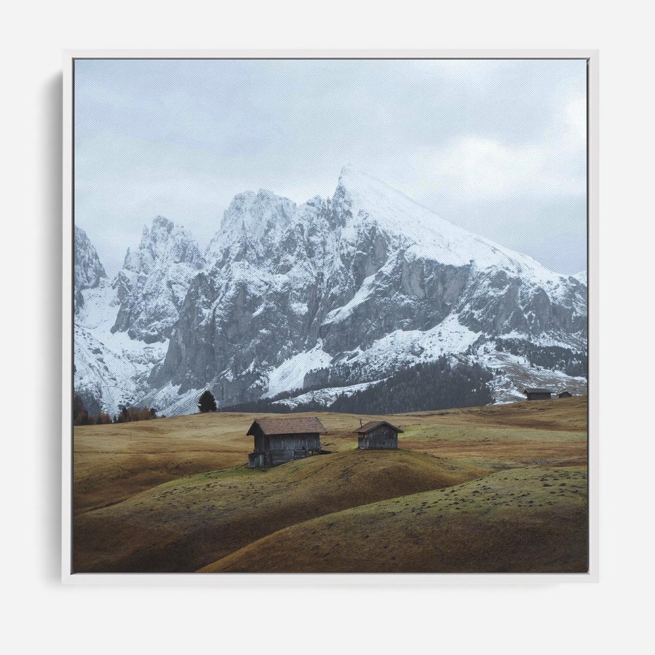 Obraz w ramie 50x50 - Odkryj Ich Urok - góry, skandynawia - rama biała