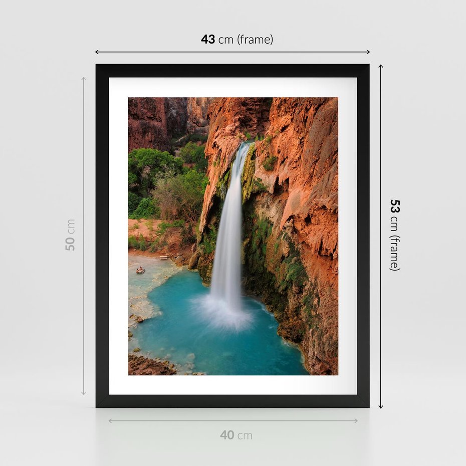Plakat w ramie 40x50 - Wodospad wśród majestatycznych gór - wodospad, górski - rama czarna