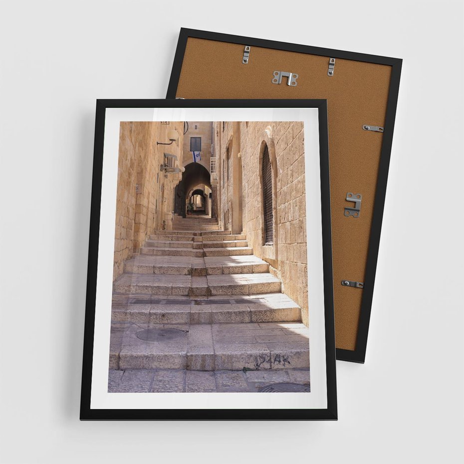 Plakat w ramie 50x70 - miasto w innej odsłonie - uliczka, perspektywa - rama czarna