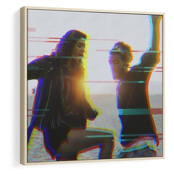 Obraz w ramie 50x50 - Taniec tęsknot - zdjęcie w stylu retro, dodane kolorowe akcenty - rama drewno