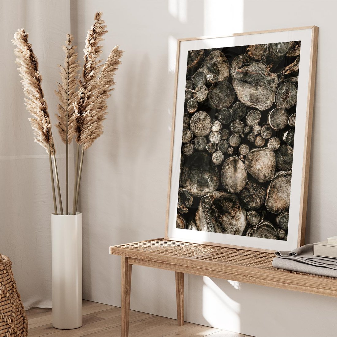 Plakat w ramie 30x40 - Stos Drewna - kłody drewna, pociete drweno - rama drewno