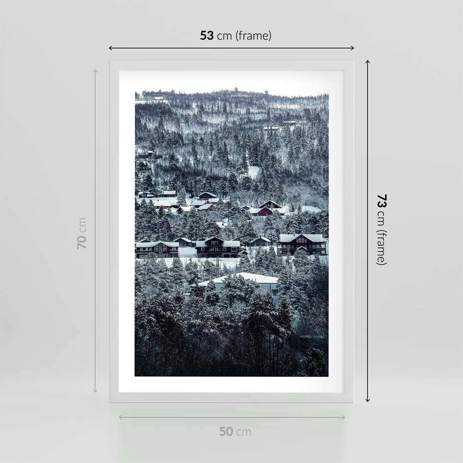 Plakat w ramie 50x70 - Domki w Chmurach - górski zimowy krajobraz, dommki na wzgórzach - rama biała