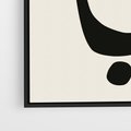 Obraz w ramie 70x100 - Intrygujące Zaskoczenia - beżowa abstrakcyjna kompozycja, czarny akcent - rama czarna