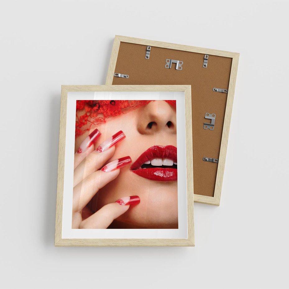 Plakat w ramie 40x50 - Piękno manicure: kolory i elegancja - paznokcie, manicure - rama drewno