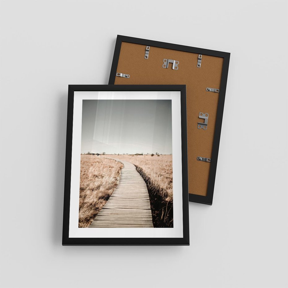 Plakat w ramie 30x40 - Spacer Ścieżką w Suchych Trawach - ścieżka wśród suchych traw - rama czarna