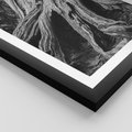 Plakat w ramie 40x50 - Siła Natury - czarno biała fotografia, korzenie wielkiego drzewa - rama czarna