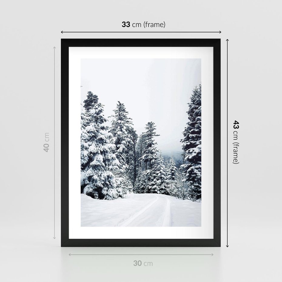 Plakat w ramie 30x40 - Zimowy Las Pod Kołdrą - las, zima - rama czarna