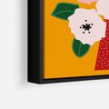 Obraz w ramie 50x50 - Harmonijne Granice - abstrakcyjne kwiaty, żółte tło - rama czarna