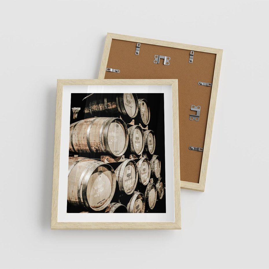 Plakat w ramie 40x50 - Tradycyjne Beczki - beczki, rustykalna fotografia - rama drewno