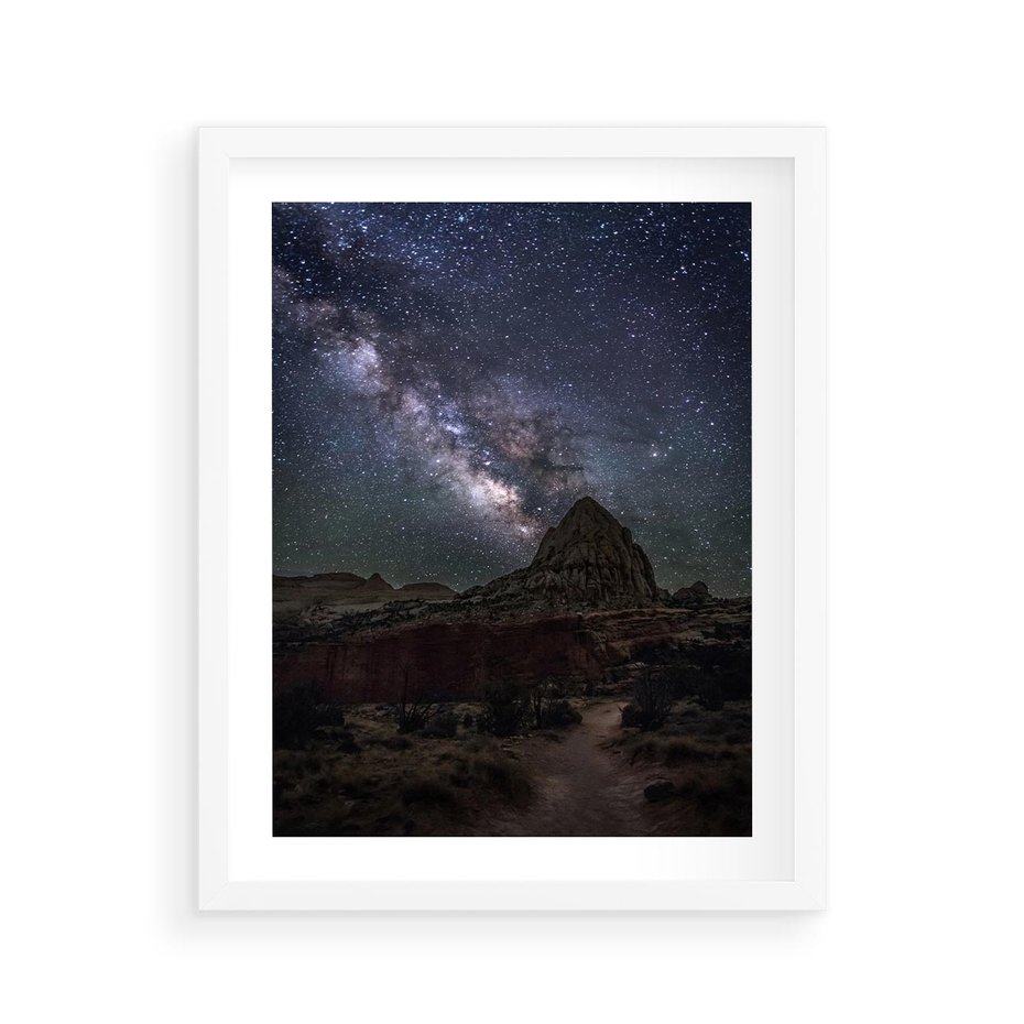 Plakat w ramie 40x50 - Gwiaździsta Noc na Pustyni - noc na pustyni, gwiździste niebo - rama biała