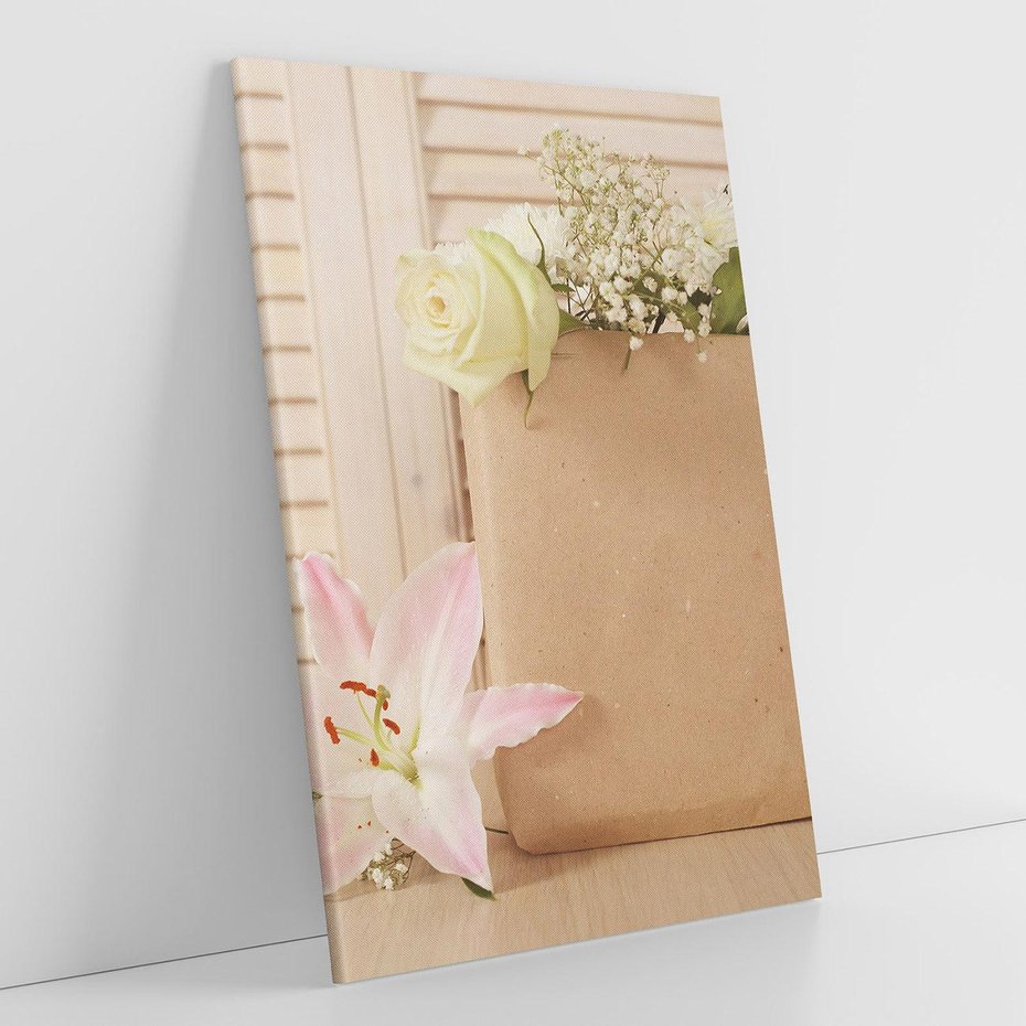 Obraz na płótnie 80x120 - Elegancja W Prostocie - kwiaty, mnimalizm