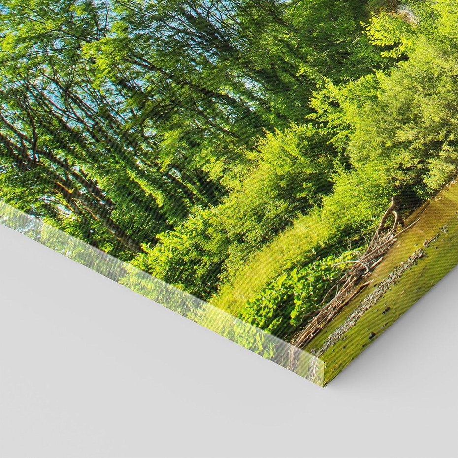 Obraz na płótnie 140x70 - Wodospad: Skały w ruchu - wodospad, las