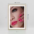 Plakat w ramie 50x70 - Usta, manicure, spa: kobieca harmonia - usta, manicure - rama drewno