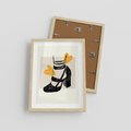 Plakat w ramie 30x40 - Elegancja w Szkicu: Stopa w Bucie na Obcasie - grafika, czarny szkic - rama drewno