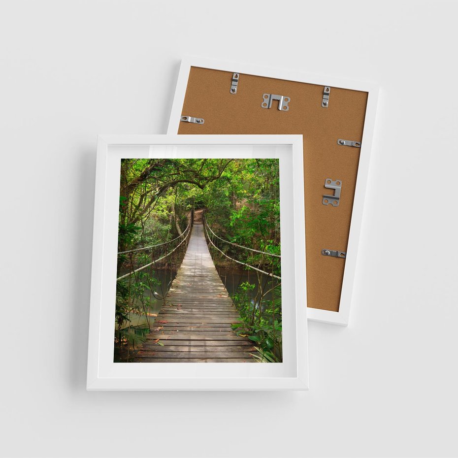Plakat w ramie 40x50 - Przez Dżunglę - most, linowy - rama biała