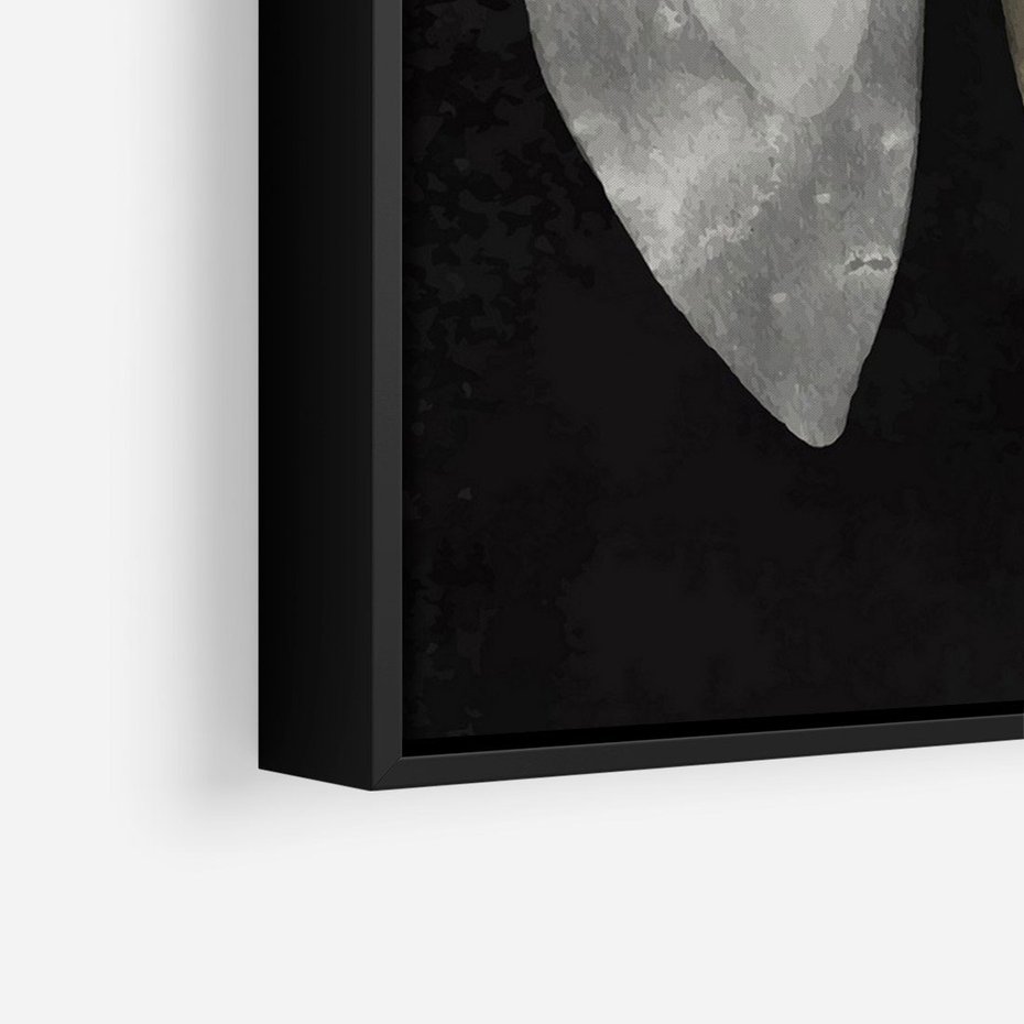 Obraz w ramie 70x100 - Obce Powidoki - abstrakcyjna ćma, mroczna atmosfera - rama czarna