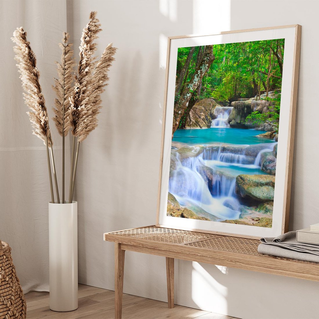 Plakat w ramie 40x50 - Siła Rzeki i Urok Wodospadu - rzeka, wodospad - rama drewno