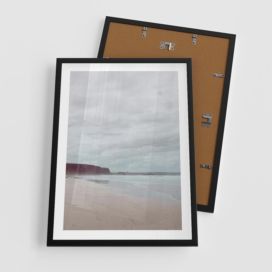 Plakat w ramie 50x70 - Mglista Plaża - plaża, mglisty krajobraz - rama czarna