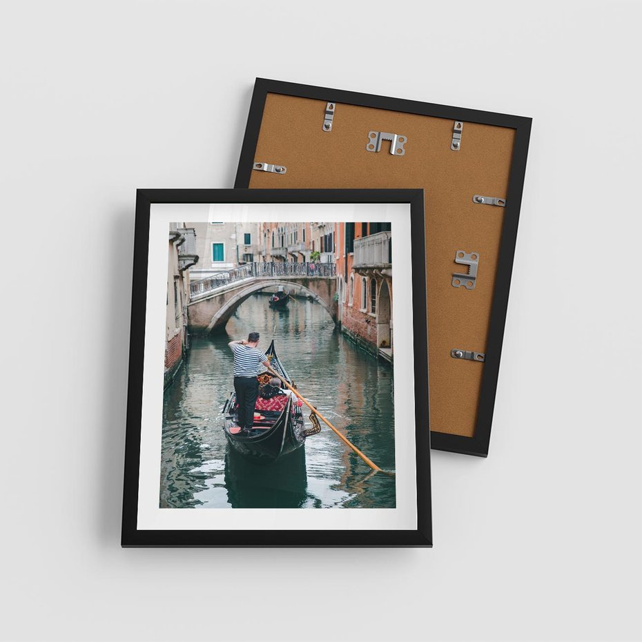 Plakat w ramie 40x50 - Kanały Wenecji - gondola, Wenecja - rama czarna