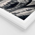 Plakat w ramie 40x50 - Miejska Symfonia - miasto, nocą - rama biała