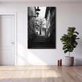 Obraz na płótnie 50x70 - Ukryta Uliczka - czarno białe zdjęcie, schody