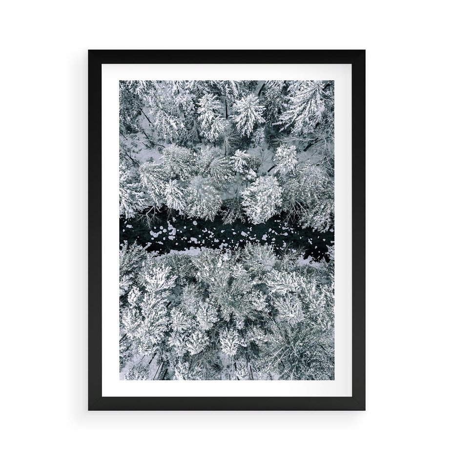 Plakat w ramie 50x70 - Zimowy Krajobraz z Góry - zdjęcie z góry, zaśnieżony las i zamarznięty strumyk - rama czarna