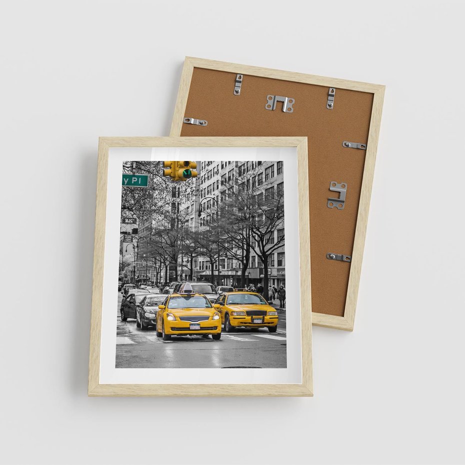 Plakat w ramie 40x50 - Taksówki w Nowym Jorku - taksówki, Nowy Jork - rama drewno