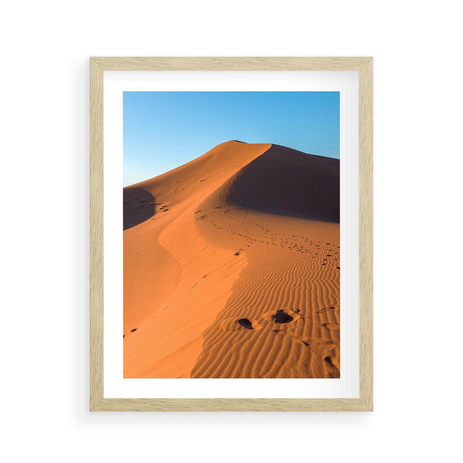 Plakat w ramie 40x50 - Piasek pustyni wędruje - pustynia, piasek - rama drewno