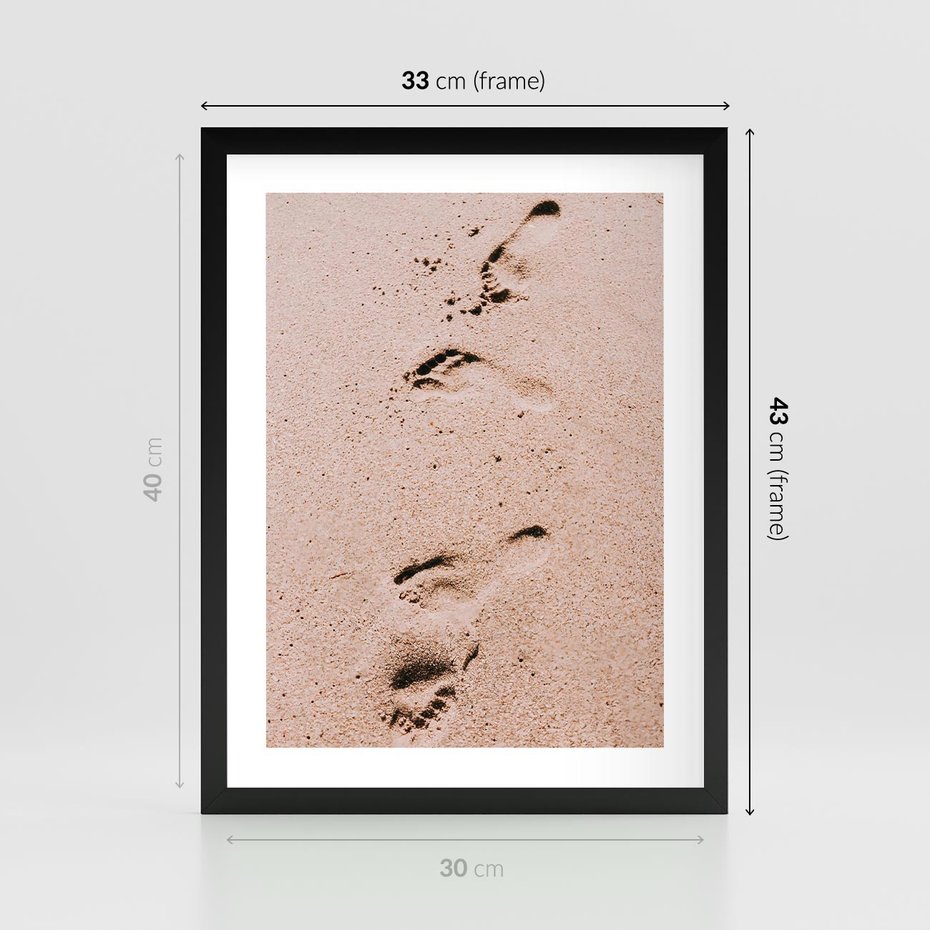 Plakat w ramie 30x40 - Ślady na Piasku - piasek, plaża - rama czarna