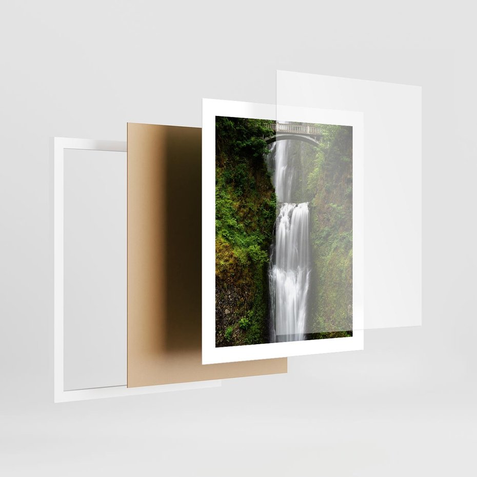 Plakat w ramie 40x50 - Siła i Urok Natury - wodospad, las - rama biała