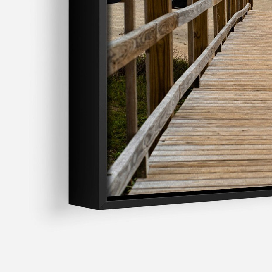 Obraz w ramie 70x100 - Morze i drewniany pomost - morze, pomost - rama czarna
