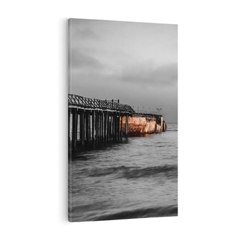 Obraz na płótnie 80x120 - Molo i wrak statku na plaży - molo, wrak