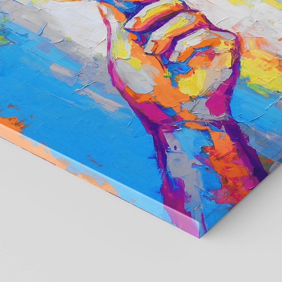 Obraz na płótnie 120x80 - Refrakcje wewnętrznego światła - abstrakcyjne dzieło, dłoń trzyma żarówkę