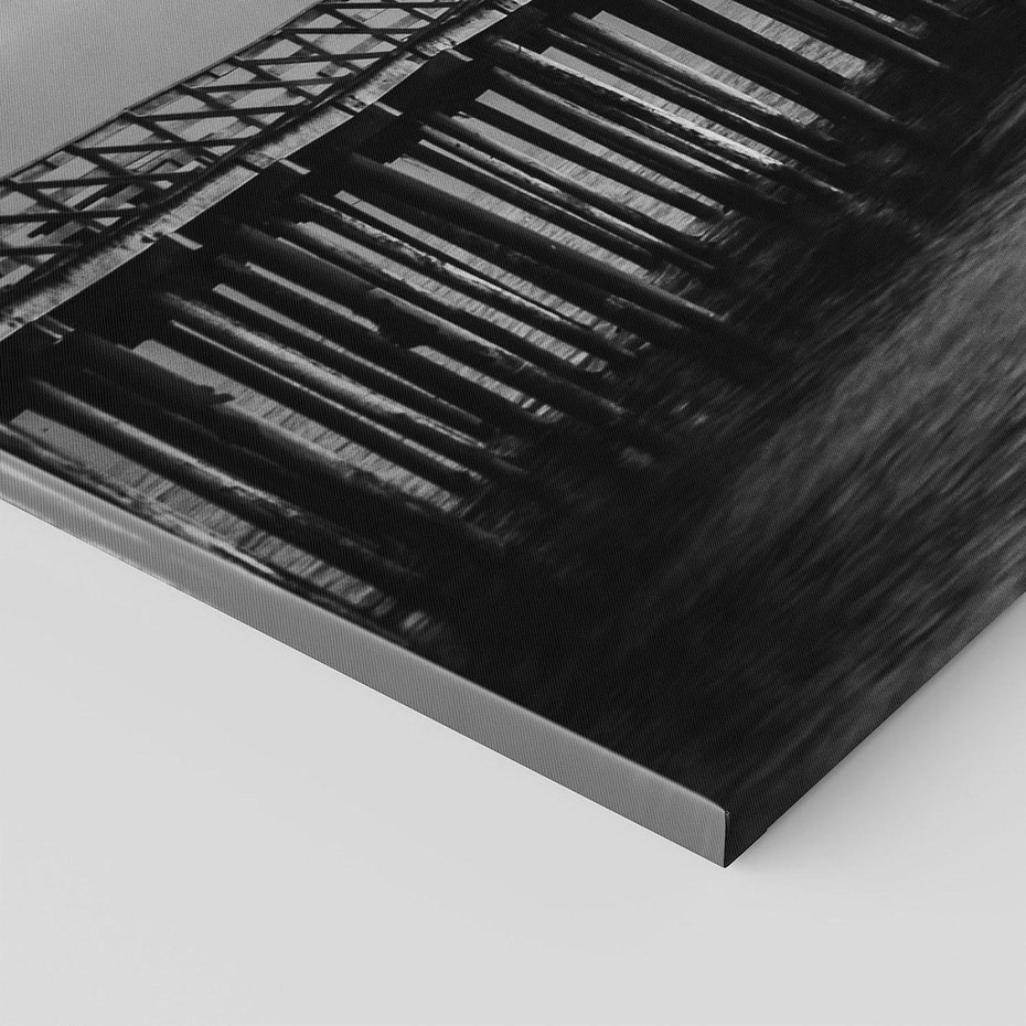 Obraz na płótnie 120x40 - Molo i wrak statku na plaży - molo, wrak