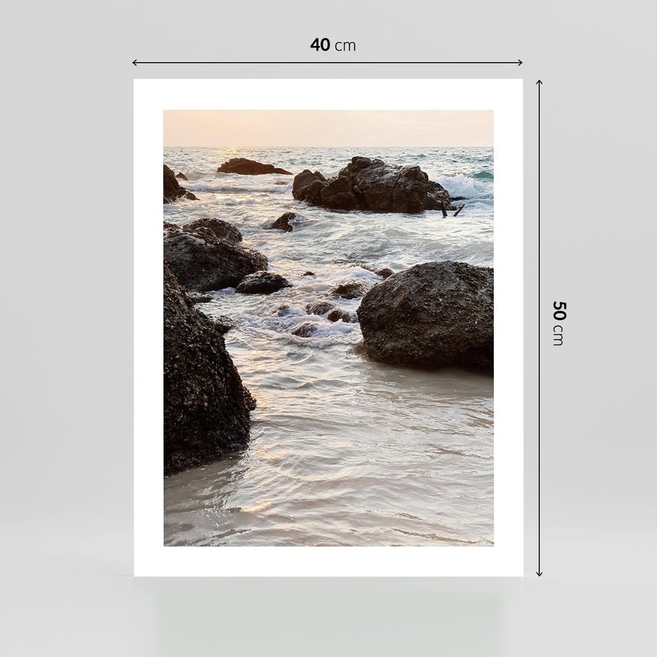 Plakat bez ramy 40x50 - Dramatyczna Sceneria: Morze i Skały nad Brzegiem - fale, morze