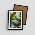 Plakat w ramie 30x40 - Idylliczny strumyk w urokliwym lesie - strumyk, las - rama czarna