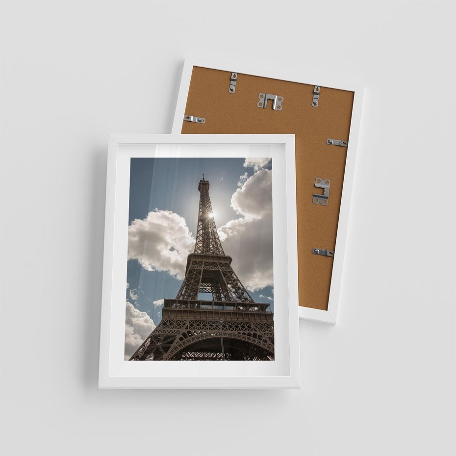 Plakat w ramie 30x40 - Magia Wieży Eiffla - wieża, Eiffla - rama biała
