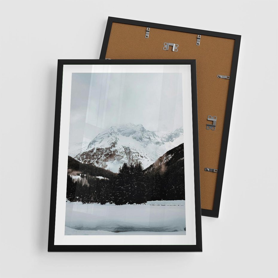Plakat w ramie 50x70 - W Cieniu Śnieżnych Szczytów - górski krajobraz, zima - rama czarna