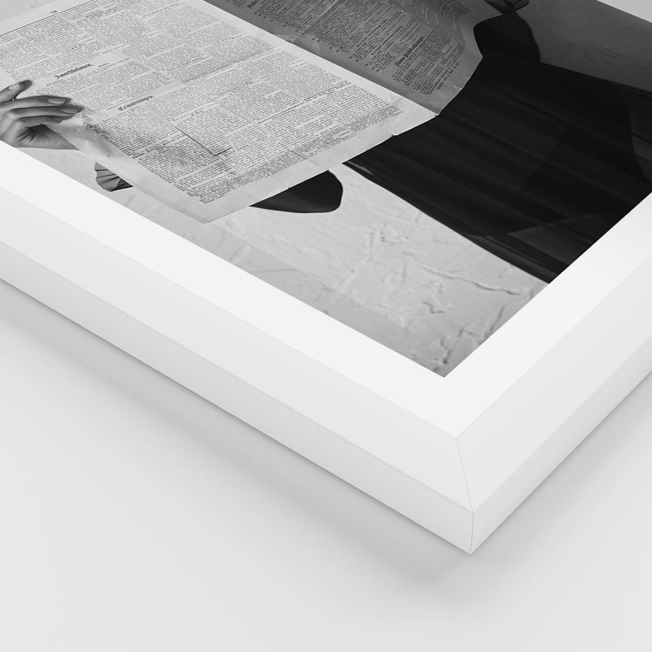 Plakat w ramie 40x50 - Nowe Wiadomości - retro zdjęcie, czarno białe - rama biała