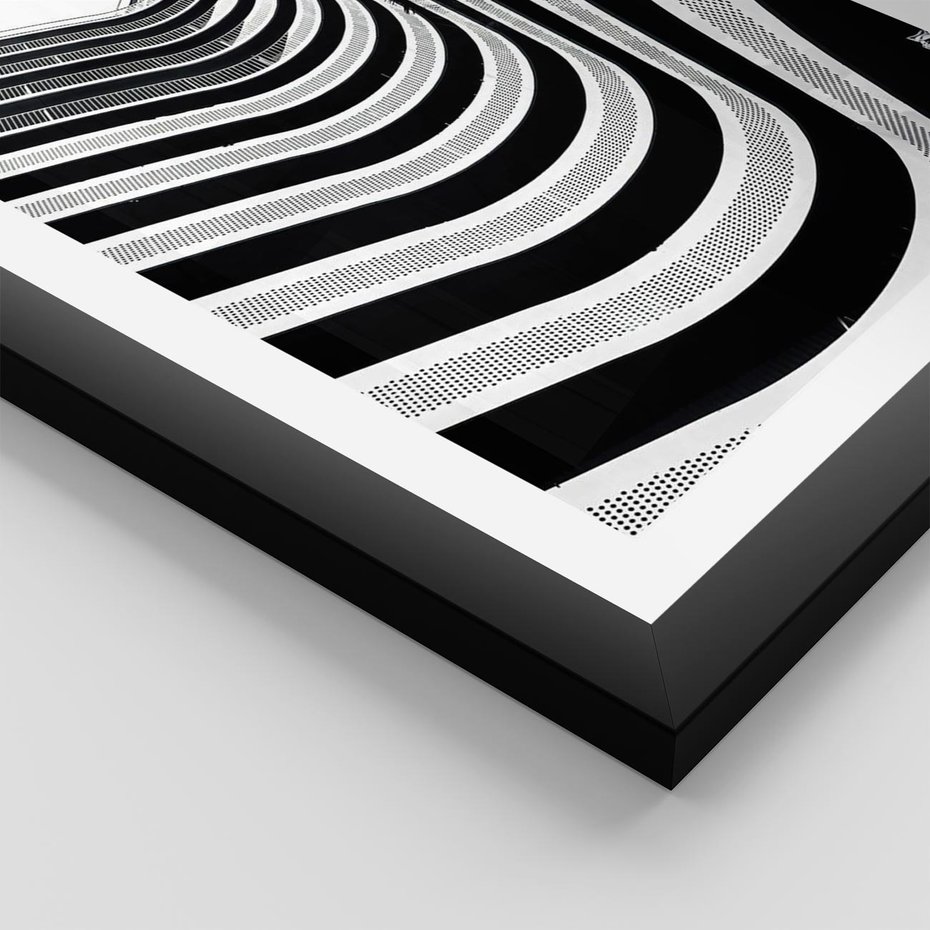 Plakat w ramie 30x40 - Nowoczesność w Monochromii - nowoczesna architektura, czarno białe zdjęcie - rama czarna