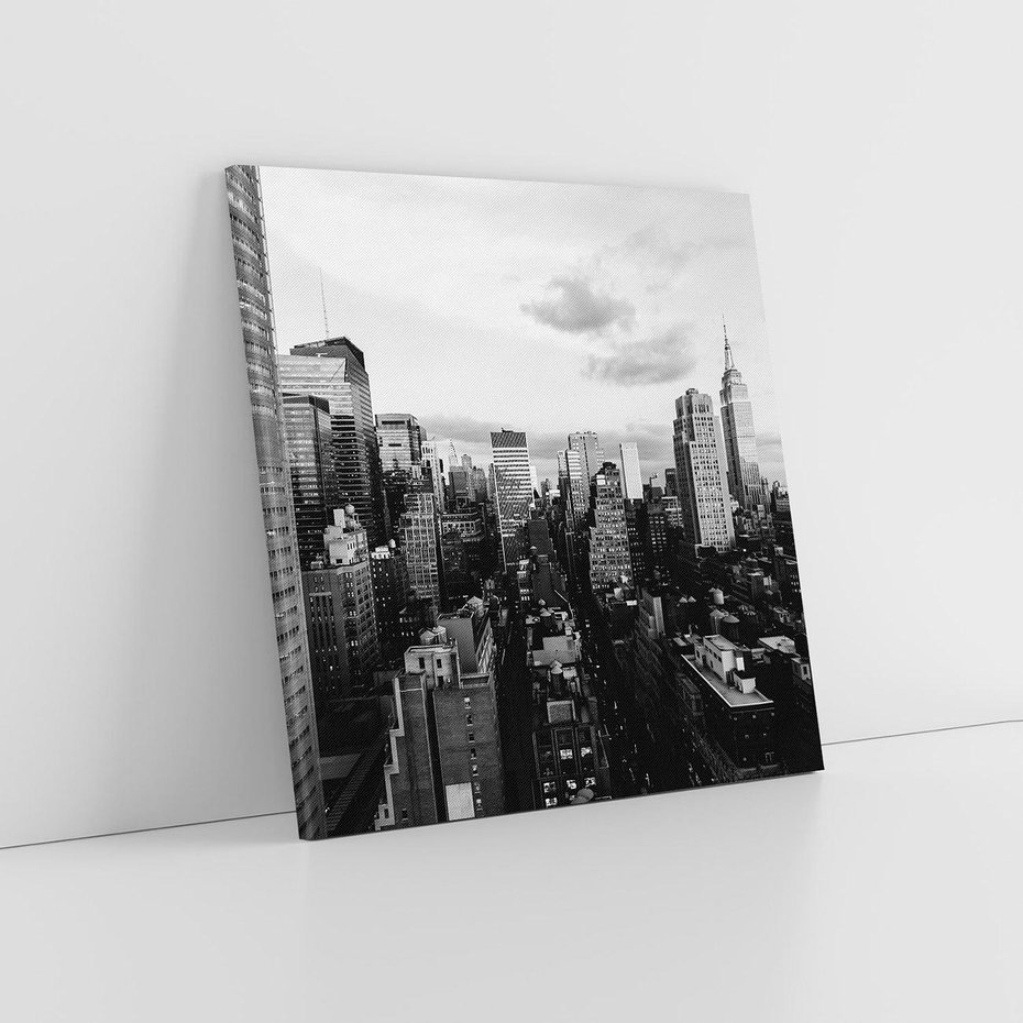 Obraz na płótnie 70x70 - Wibracje Miejskiego Życia - miasto, wieżowce